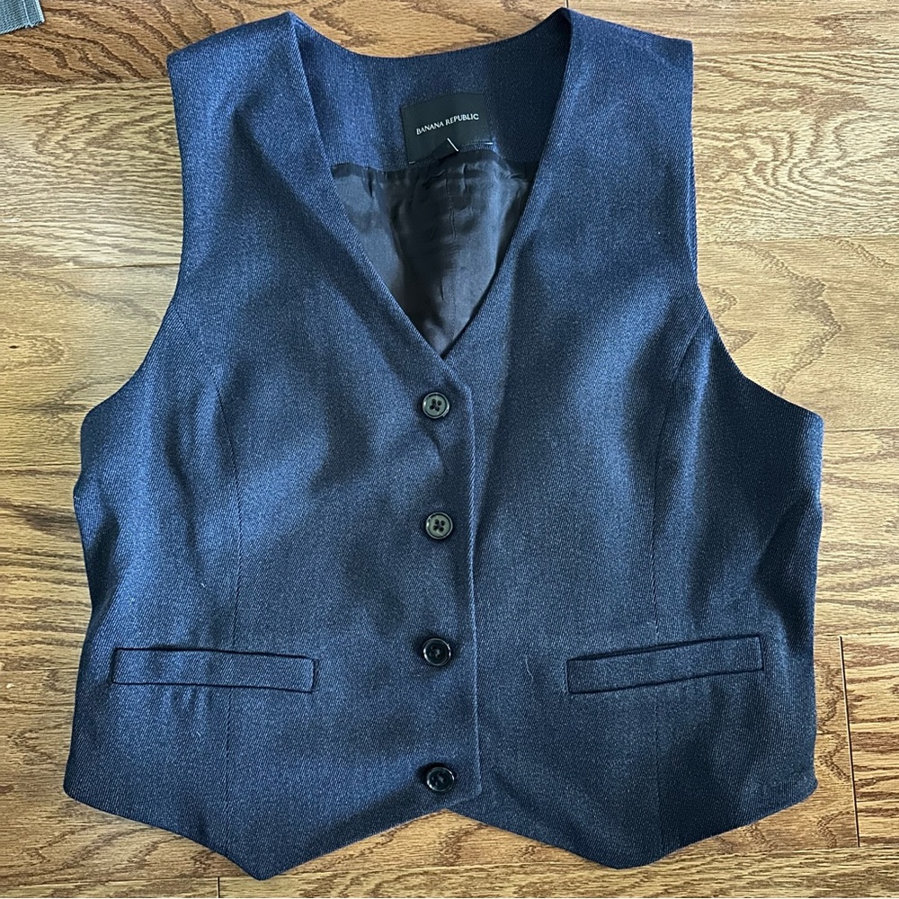Structured vest